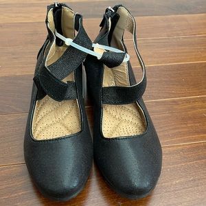 Tahari Girls’ shoes size 12